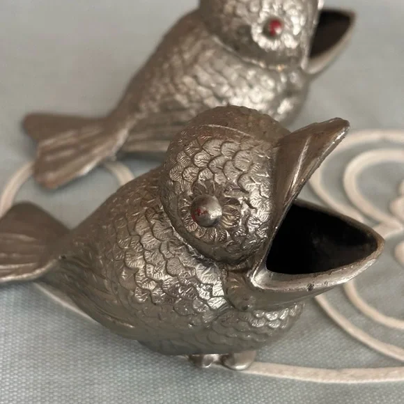 Silver Bird Figurine Set of 3 in very good condition designed 1890-1920 Decor